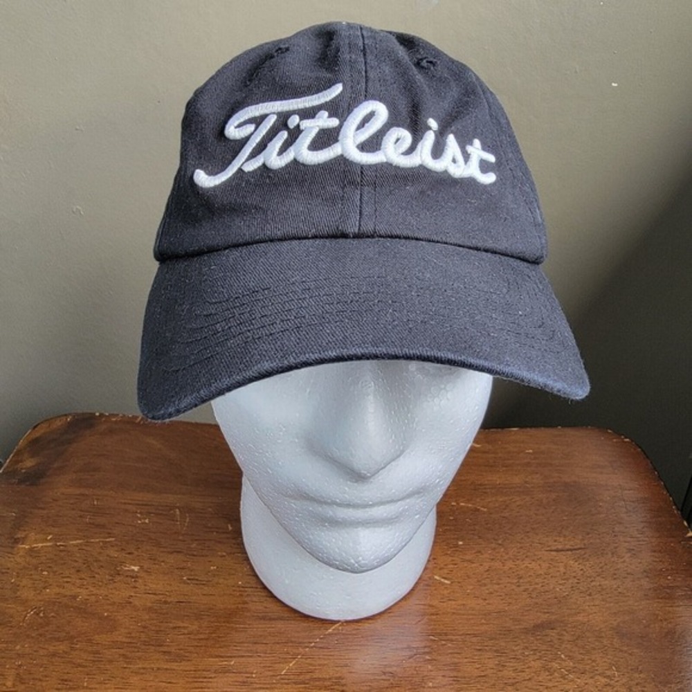 Titleist Hat Black Adjustable Golf Golfer Strapback Baseball Cap MBCI‎ Logo